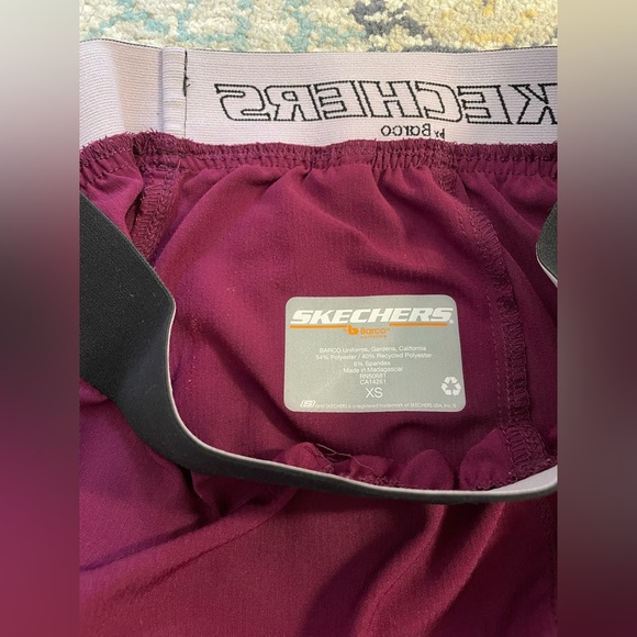 Skechers scrub Set - Picture 9 of 10